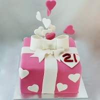 Gift Box - Upright Bow with Hearts Cake
